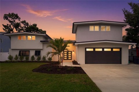 Villa ou maison à vendre à Tarpon Springs, Floride: 4 chambres, 507.25 m2 № 2126858 - photo 2