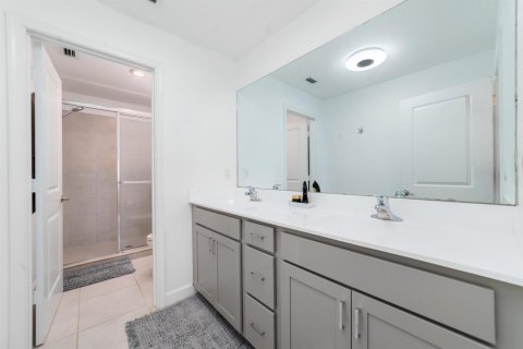 Adosado en venta en Riviera Beach, Florida, 4 dormitorios, 172.89 m2 № 2146711 - foto 24