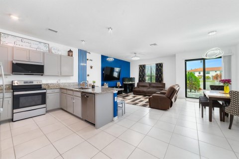 Adosado en venta en Riviera Beach, Florida, 4 dormitorios, 172.89 m2 № 2146711 - foto 6