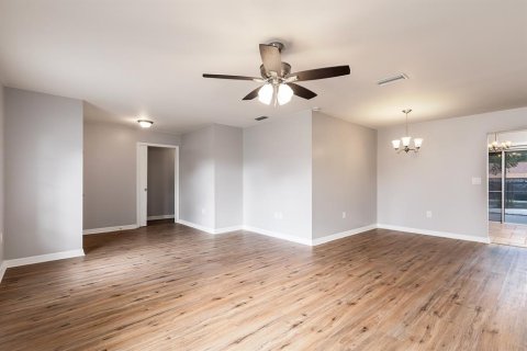 House in Longwood, Florida 3 bedrooms, 178.74 sq.m. № 1871137 - photo 3