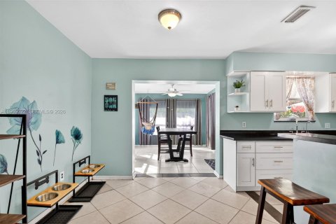 House in Delray Beach, Florida 3 bedrooms, 120.68 sq.m. № 2029913 - photo 12