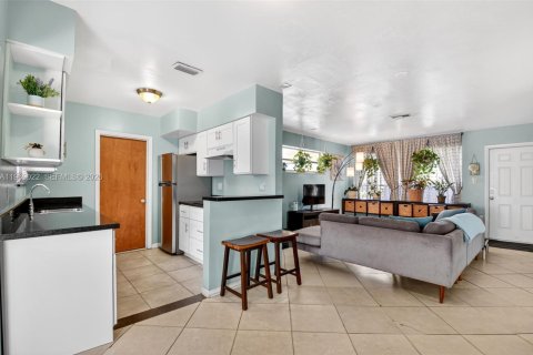 House in Delray Beach, Florida 3 bedrooms, 120.68 sq.m. № 2029913 - photo 13