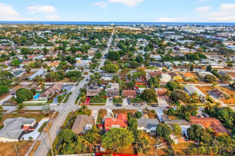 House in Delray Beach, Florida 3 bedrooms, 120.68 sq.m. № 2029913 - photo 5