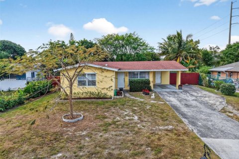 House in Delray Beach, Florida 3 bedrooms, 120.68 sq.m. № 2029913 - photo 4