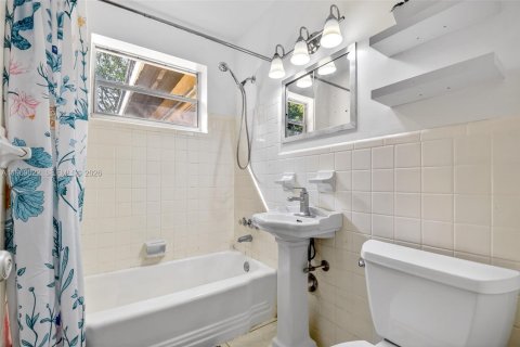 House in Delray Beach, Florida 3 bedrooms, 120.68 sq.m. № 2029913 - photo 20