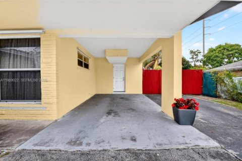 House in Delray Beach, Florida 3 bedrooms, 120.68 sq.m. № 2029913 - photo 23