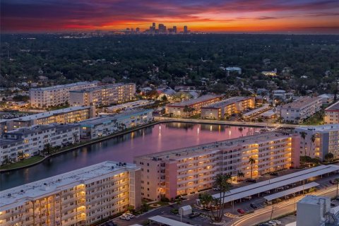 Condo à Gulfport, Floride, 1 chambre  № 2369096