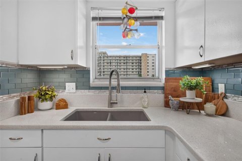 Copropriété à vendre à Gulfport, Floride: 1 chambre, 98.48 m2 № 2369096 - photo 6