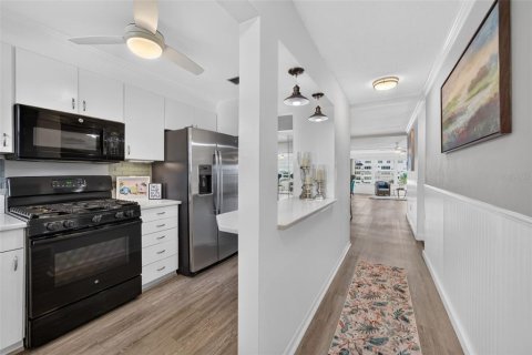 Copropriété à vendre à Gulfport, Floride: 1 chambre, 98.48 m2 № 2369096 - photo 4