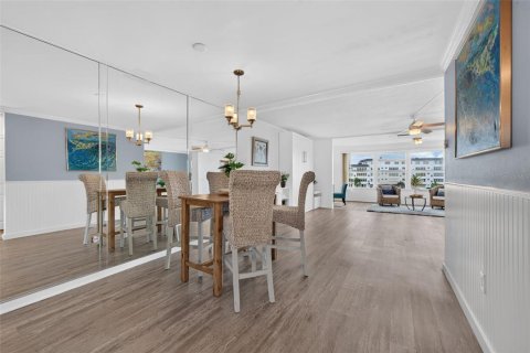 Copropriété à vendre à Gulfport, Floride: 1 chambre, 98.48 m2 № 2369096 - photo 12