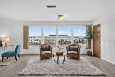 Copropriété à vendre à Gulfport, Floride: 1 chambre, 98.48 m2 № 2369096 - photo 18
