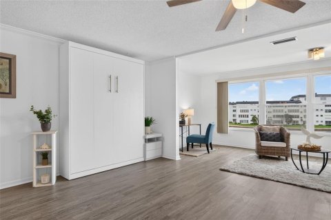 Copropriété à vendre à Gulfport, Floride: 1 chambre, 98.48 m2 № 2369096 - photo 22