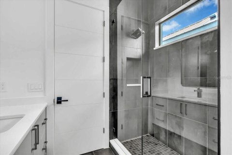 House in Tampa, Florida 5 bedrooms, 464.88 sq.m. № 1886030 - photo 27