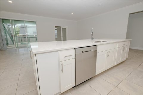 House in Haines City, Florida 3 bedrooms, 185.25 sq.m. № 2102252 - photo 23