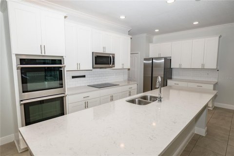 House in Haines City, Florida 3 bedrooms, 185.25 sq.m. № 2102252 - photo 17