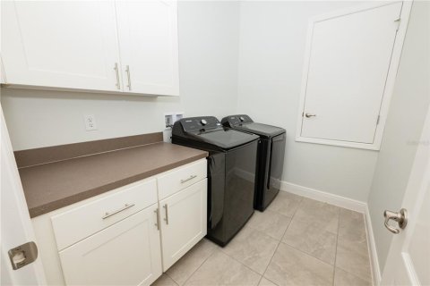 House in Haines City, Florida 3 bedrooms, 185.25 sq.m. № 2102252 - photo 25