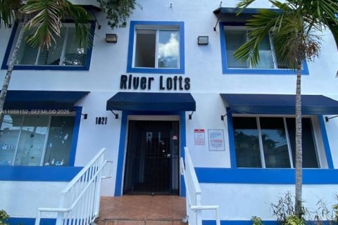 Кондоминиум с 2 спальнями в Майами, Флорида № 2051307