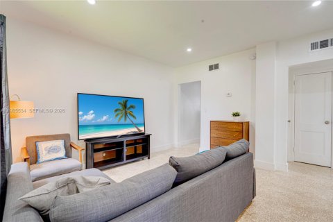 Apartment in Miami, Florida 3 bedrooms, 83.61 sq.m. № 1997236 - photo 4