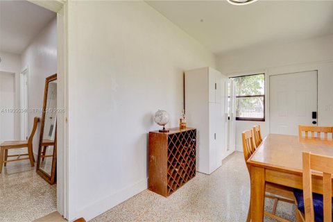 Apartment in Miami, Florida 3 bedrooms, 83.61 sq.m. № 1997236 - photo 8