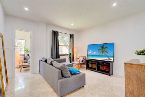 Apartment in Miami, Florida 3 bedrooms, 83.61 sq.m. № 1997236 - photo 5