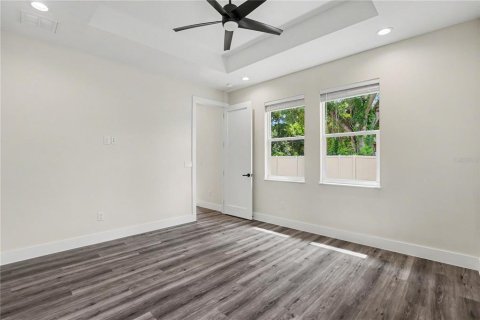House in Tampa, Florida 3 bedrooms, 129.41 sq.m. № 2393486 - photo 13