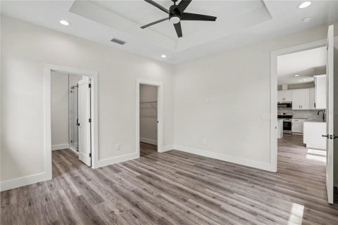 House in Tampa, Florida 3 bedrooms, 129.41 sq.m. № 2393486 - photo 14