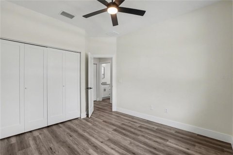 House in Tampa, Florida 3 bedrooms, 129.41 sq.m. № 2393486 - photo 17