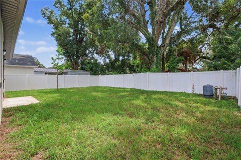 House in Tampa, Florida 3 bedrooms, 129.41 sq.m. № 2393486 - photo 25