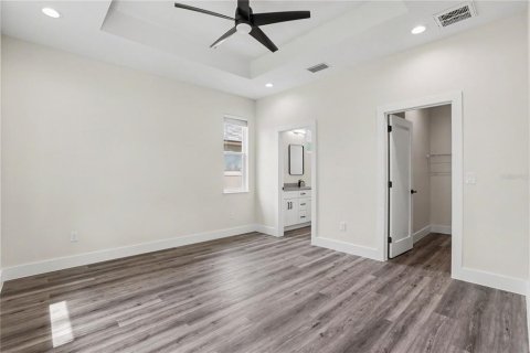 House in Tampa, Florida 3 bedrooms, 129.41 sq.m. № 2393486 - photo 21