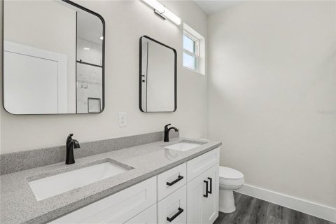 House in Tampa, Florida 3 bedrooms, 129.41 sq.m. № 2393486 - photo 22