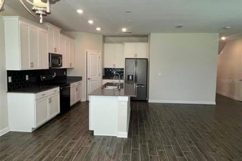 Villa ou maison à louer à Kissimmee, Floride: 4 chambres, 217.95 m2 № 2096070 - photo 6