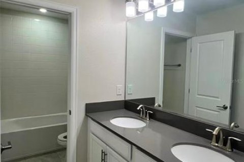 Villa ou maison à louer à Kissimmee, Floride: 4 chambres, 217.95 m2 № 2096070 - photo 12