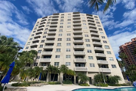 Condo in Coral Gables, Florida, 1 bedroom  № 1811207 - photo 2
