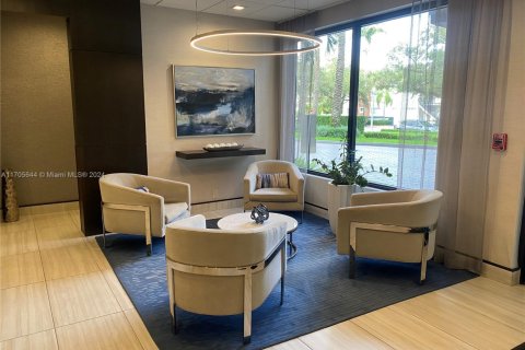 Condo in Coral Gables, Florida, 1 bedroom  № 1811207 - photo 5
