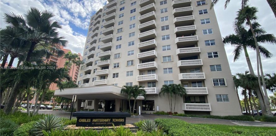Condo in Coral Gables, Florida, 1 bedroom  № 1811207