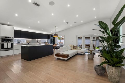 Casa en alquiler en Hialeah, Florida, 4 dormitorios, 135.54 m2 № 2003996 - foto 15