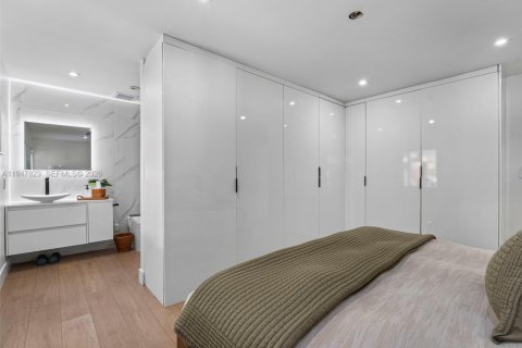 Casa en alquiler en Hialeah, Florida, 4 dormitorios, 135.54 m2 № 2003996 - foto 16