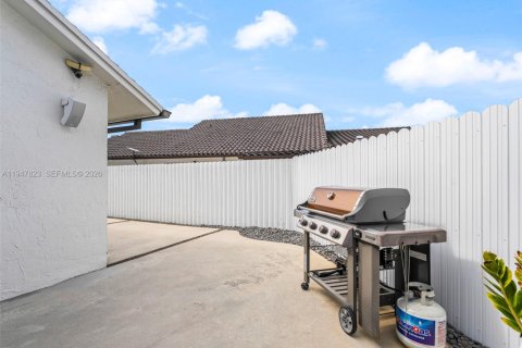 Casa en alquiler en Hialeah, Florida, 4 dormitorios, 135.54 m2 № 2003996 - foto 13