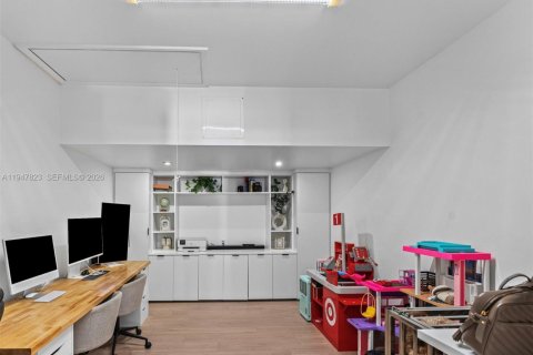 Casa en alquiler en Hialeah, Florida, 4 dormitorios, 135.54 m2 № 2003996 - foto 30