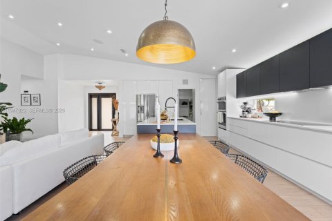 Casa en alquiler en Hialeah, Florida, 4 dormitorios, 135.54 m2 № 2003996 - foto 9