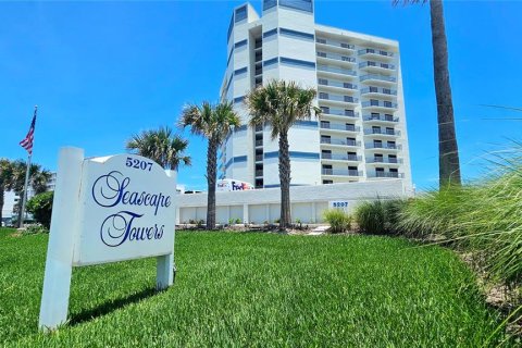 Condo in New Smyrna Beach, Florida, 2 bedrooms № 2217541 - photo 2