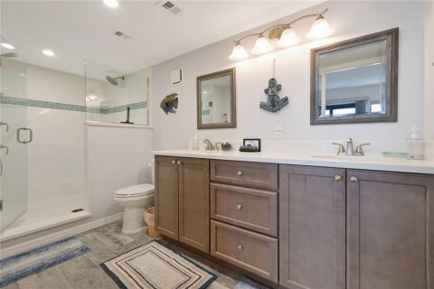 Condo in New Smyrna Beach, Florida, 2 bedrooms № 2217541 - photo 22
