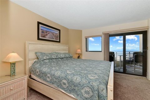 Condo in New Smyrna Beach, Florida, 2 bedrooms № 2217541 - photo 19