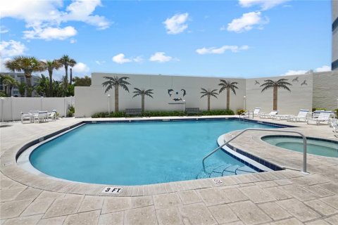 Condo in New Smyrna Beach, Florida, 2 bedrooms № 2217541 - photo 5