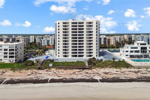 Condo in New Smyrna Beach, Florida, 2 bedrooms № 2217541 - photo 4