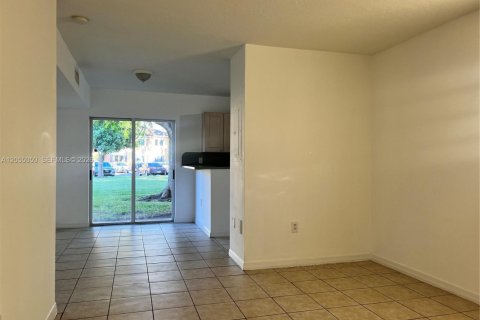 Condo in Homestead, Florida, 3 bedrooms № 2167905 - photo 14