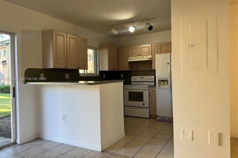Condo in Homestead, Florida, 3 bedrooms № 2167905 - photo 4