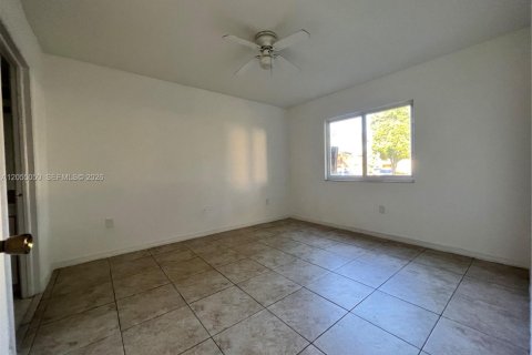 Condo in Homestead, Florida, 3 bedrooms № 2167905 - photo 8
