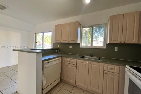Condo in Homestead, Florida, 3 bedrooms № 2167905 - photo 12