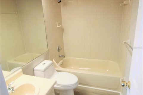 Townhouse in Winter Park, Florida 2 bedrooms, 95.78 sq.m. № 2295314 - photo 11
